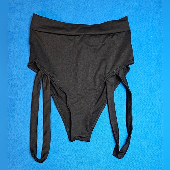 Badd Girl High Waisted Harness Booty Shorts - Picture 4 of 5